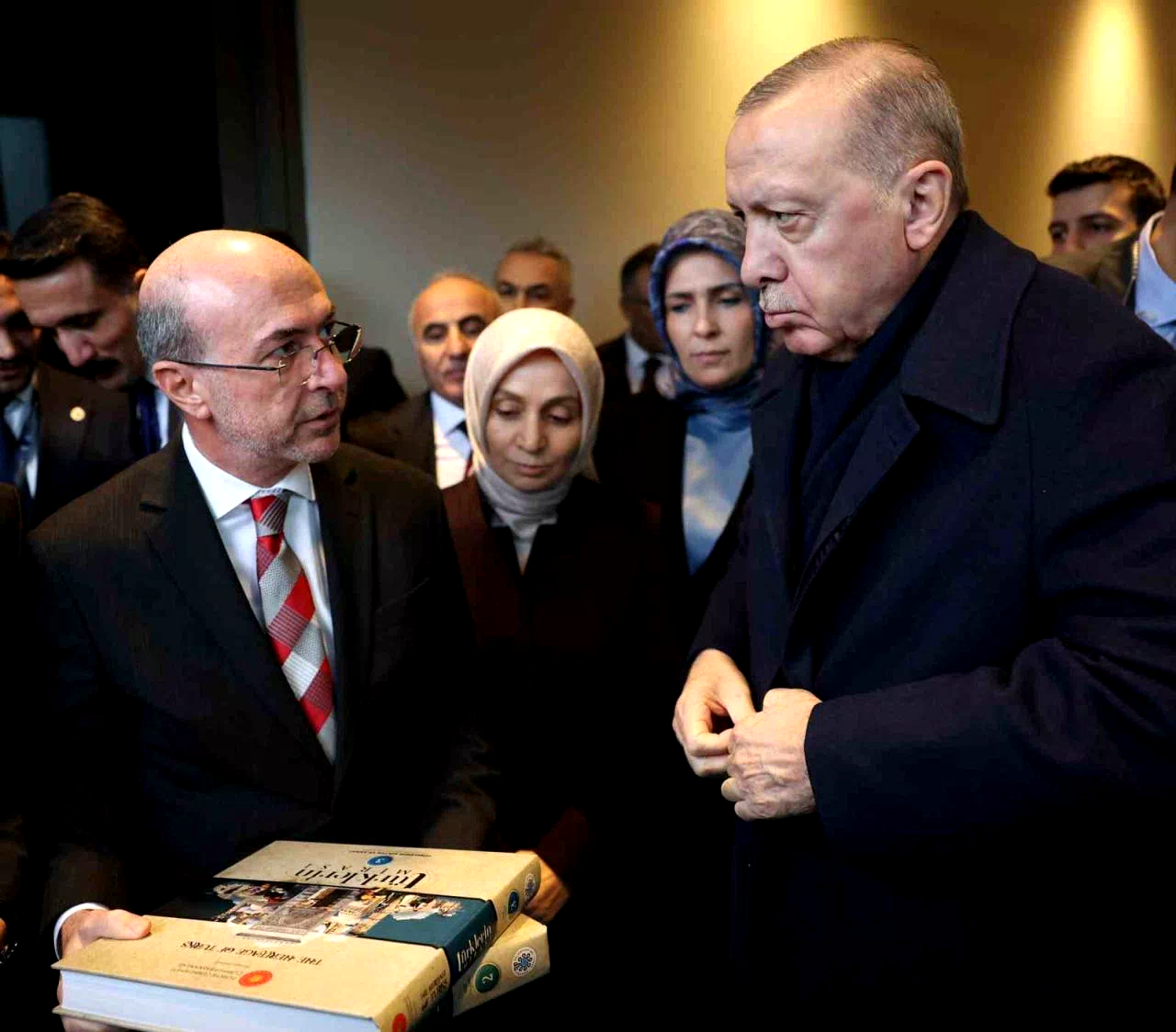 Başkan Pekyatırmacı, Türklerin Mirası Projesinin ilk 4 cildini Cumhurbaşkanı Erdoğan’a takdim etti
