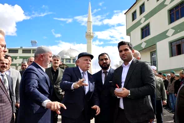 Başkan Sekmen’den Çat çıkarması
