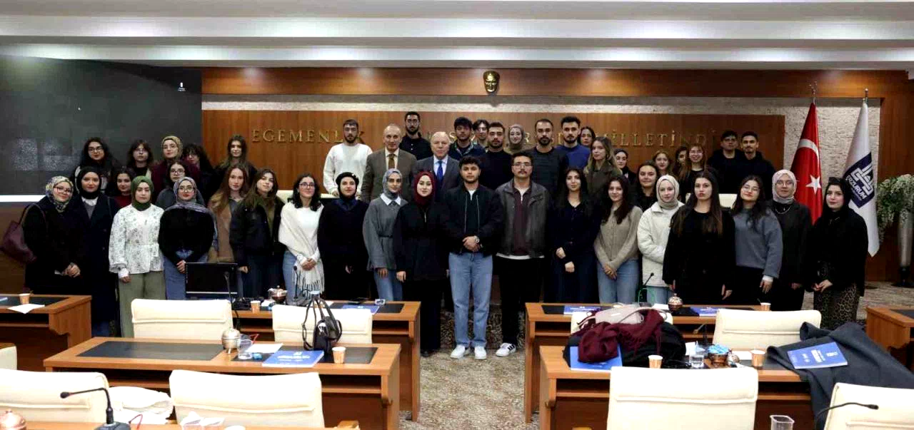 Başkan Sekmen, EBYÜ Hukuk Fakültesi öğrencilerini ağırladı