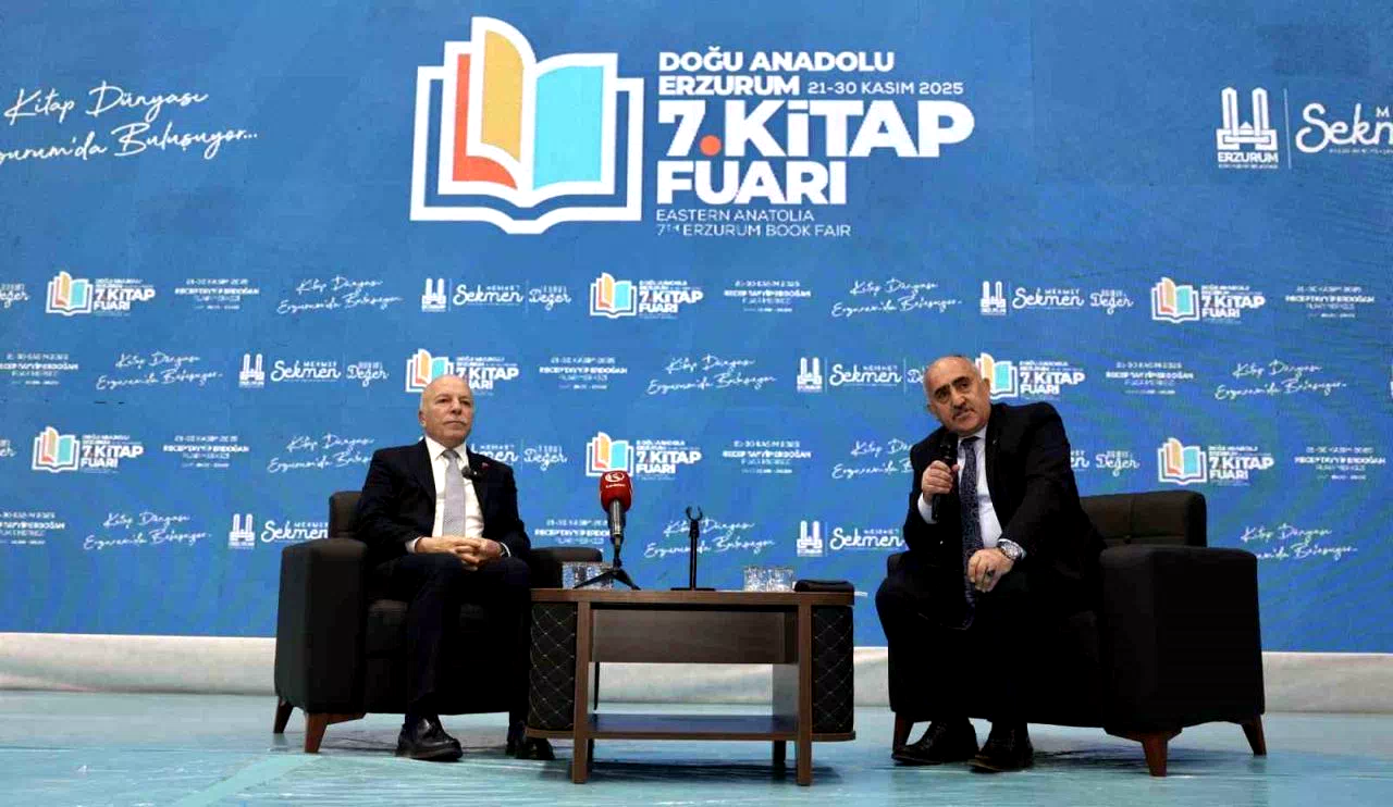 Başkan Sekmen kitapseverlerle buluştu