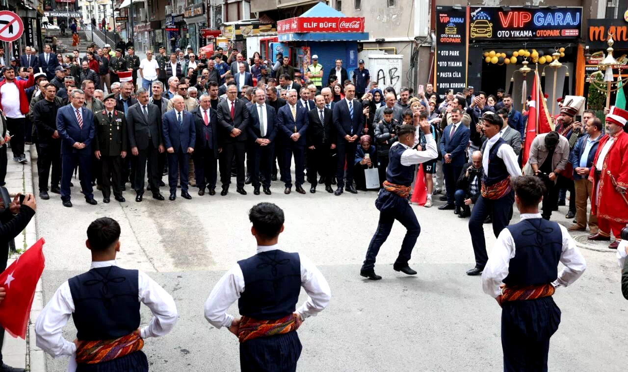 Başkan Sekmen; “Milli mücadele ruhunu sürekli diri tutmamız gerekiyor”