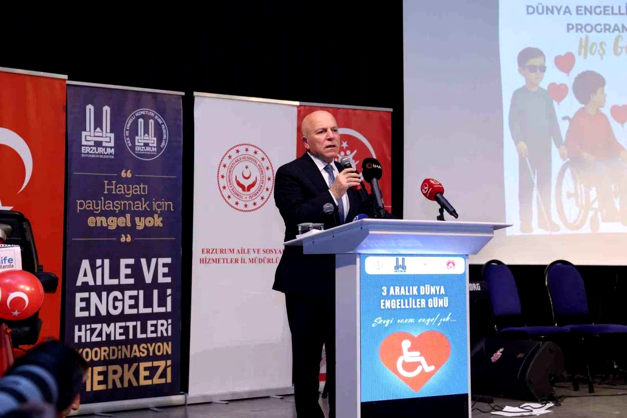 Başkan Sekmen: “Özel gereksinimli bireyler başımızın tacıdır”