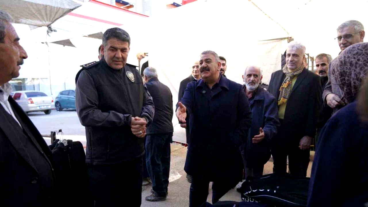 Başkan Sunar ve İl Emniyet Müdürü Karaduman’dan pazar denetimi