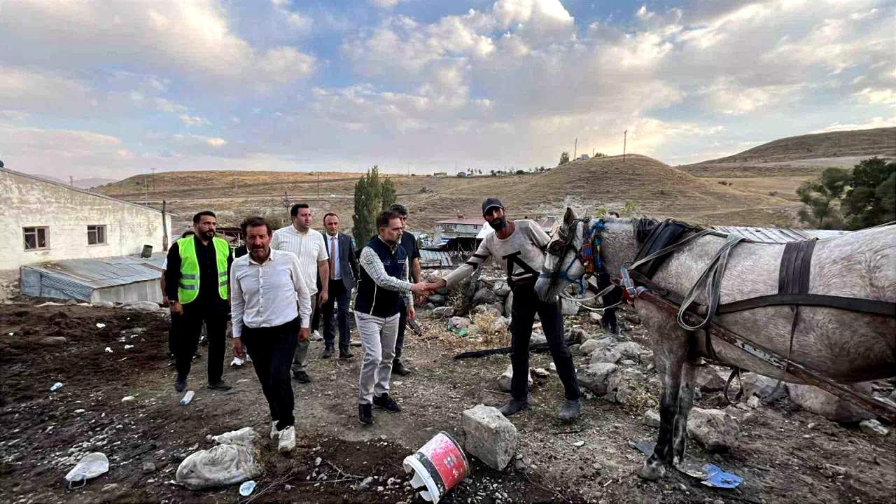 Başkan Uçar; “Kırmızıtaş’ta yaralar sarılacak”