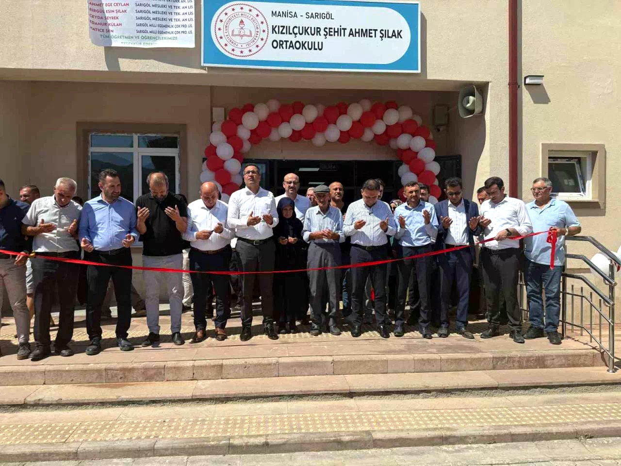 Baybatur, Sarıgöl ve Alaşehir’de üreticilerle buluştu, okul açılışı yaptı