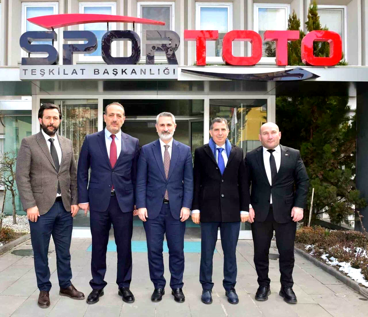 Bayburt’a 37 milyonluk spor yatırımı için imzalar atıldı