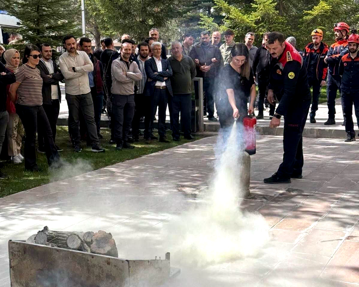 Bayburt Adliyesi personeline yangın eğitimi verildi
