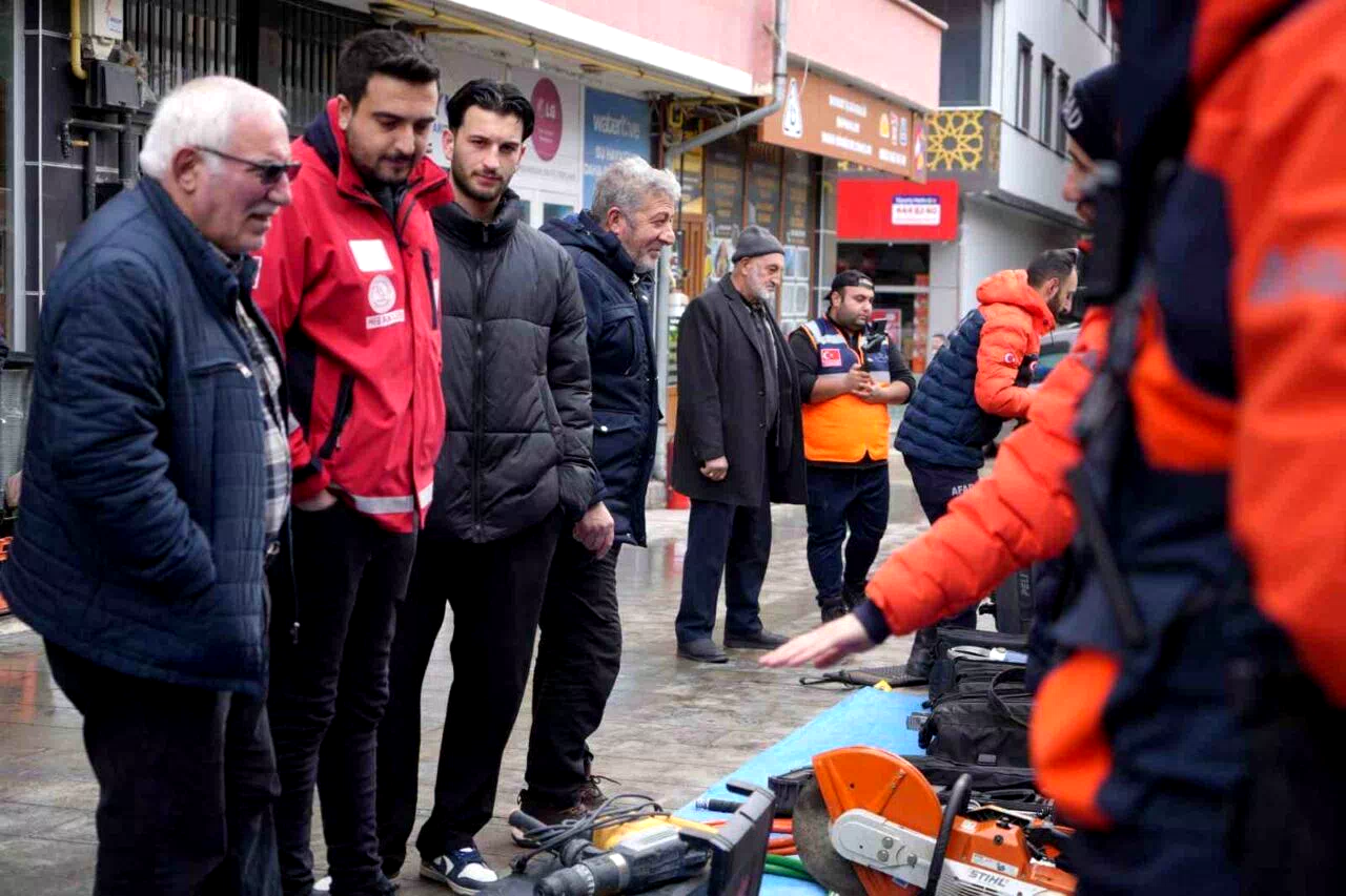 Bayburt AFAD’dan deprem sergisi ve ekipman tanıtımı
