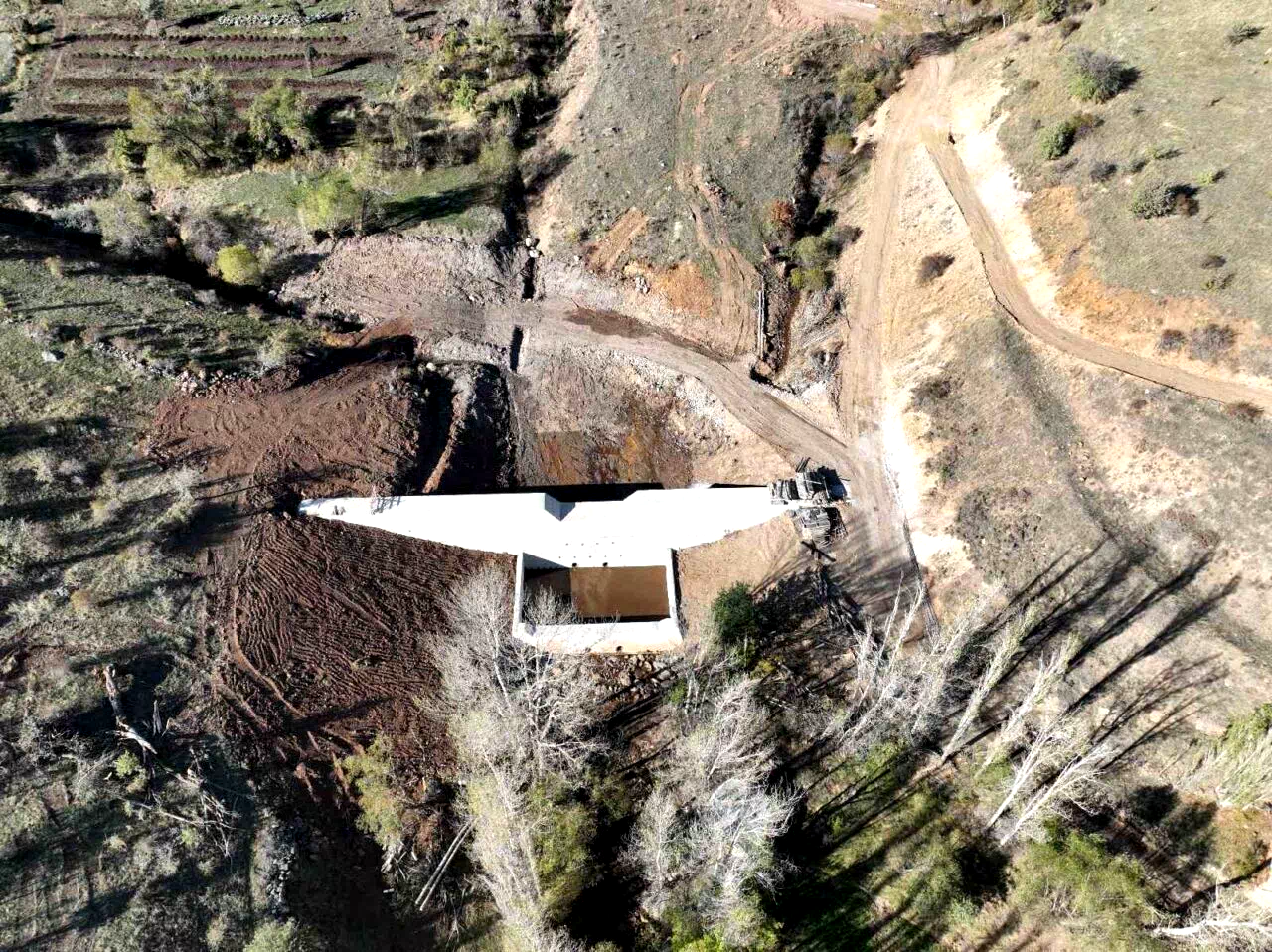 Bayburt Alaca köyünde taşkın kontrol inşaatı tamamlanıyor