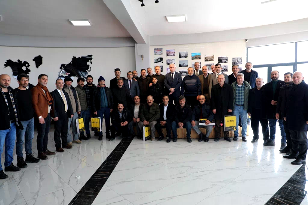 Bayburt Belediyesi’nden Emektarlarına Veda Yemeği
