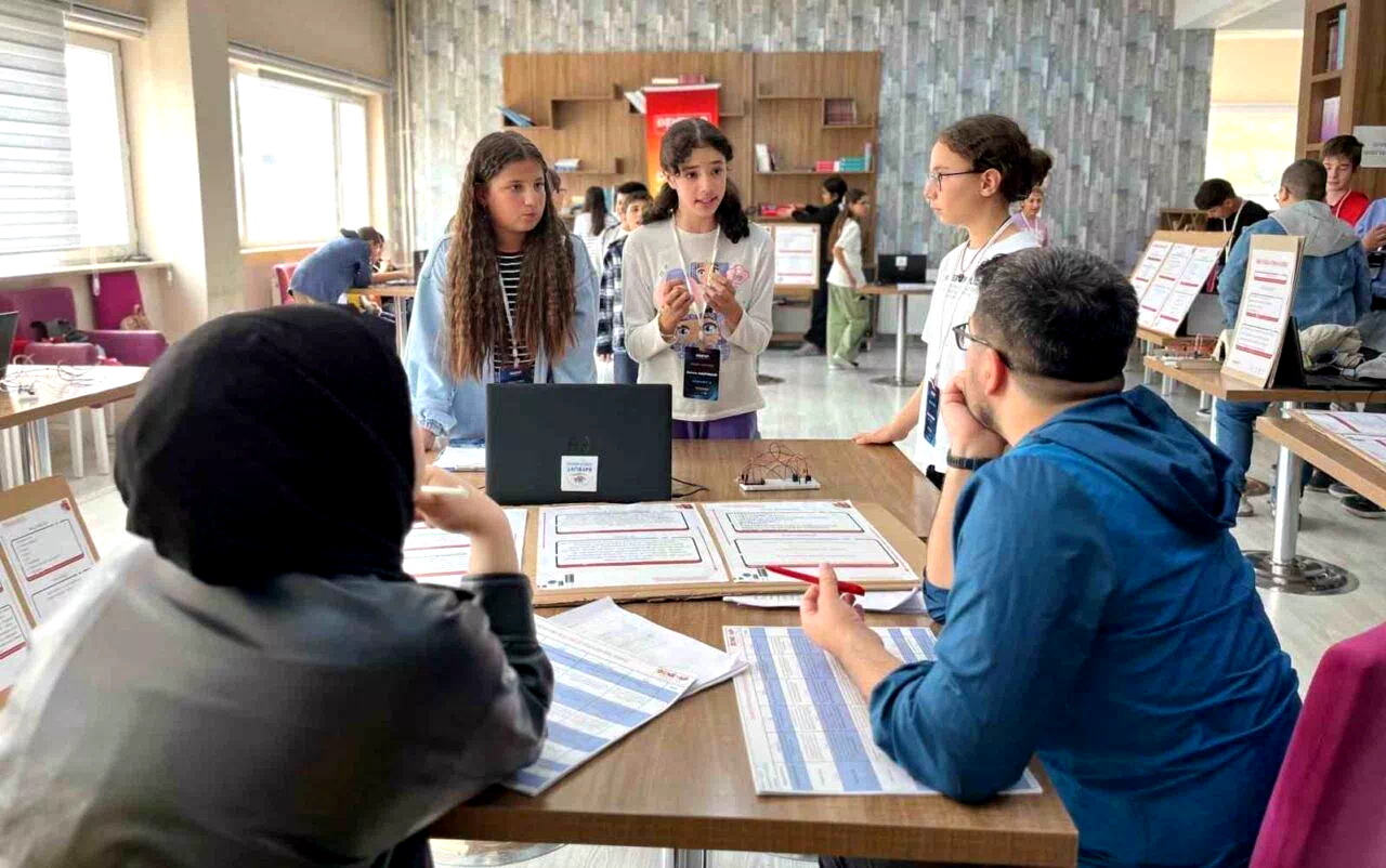 Bayburt Deneyap Atölyesi öğrencileri projelerini sergiledi