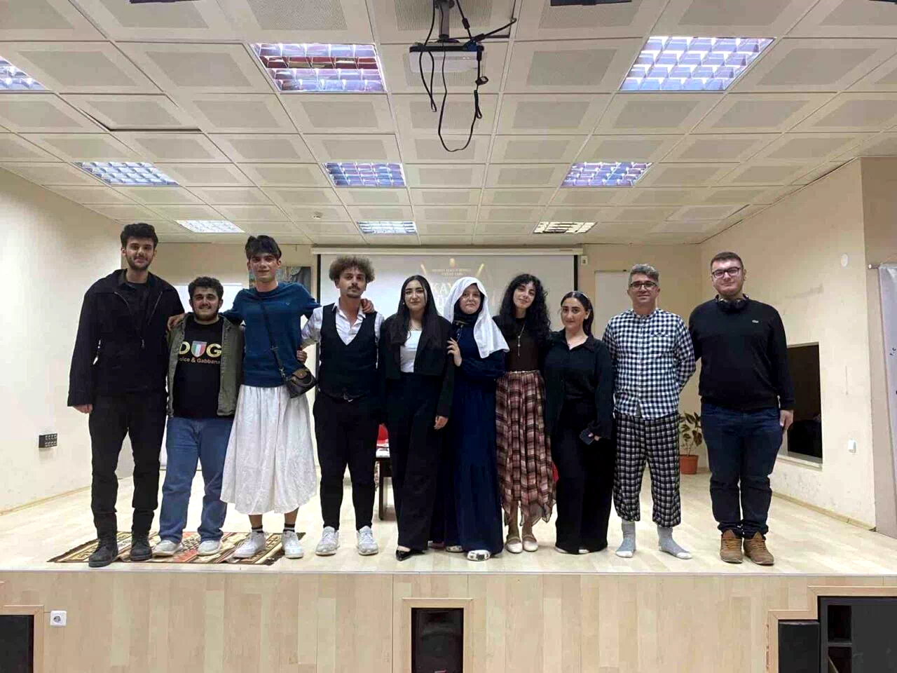 Bayburt Gençlik Merkezi tiyatro ekibinden sezon finali
