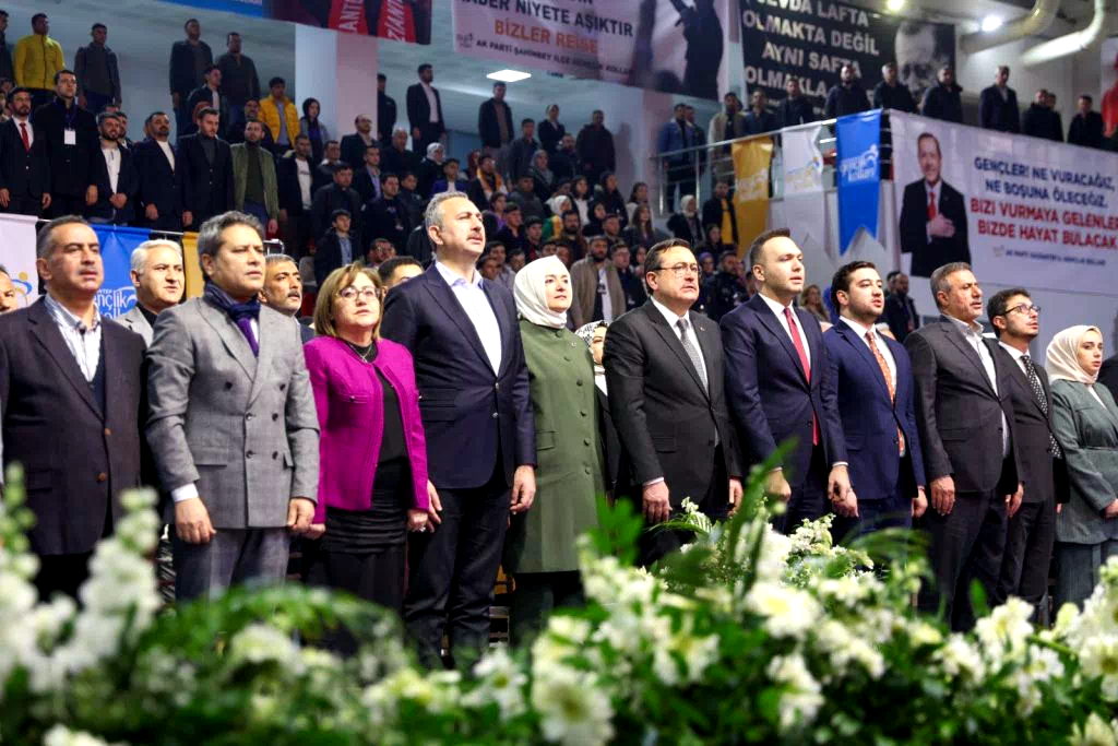 Bayburt Hemşerisi , Gaziantep İl Gençlik Kolları Başkanlığına Yeniden Seçildi.