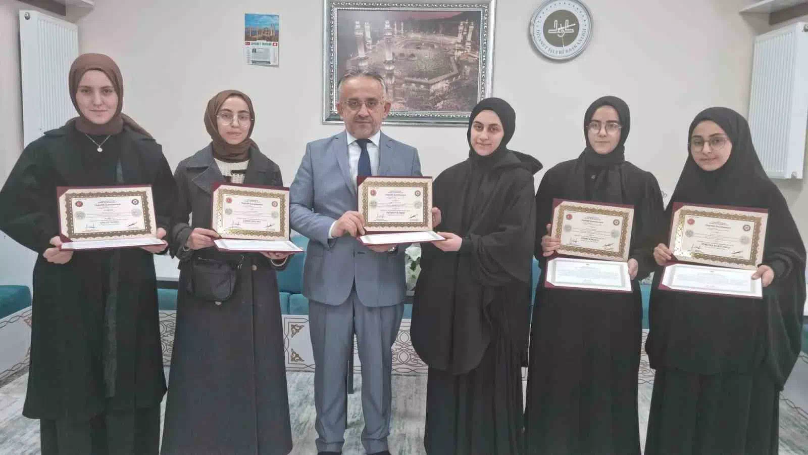 Bayburt İl Müftülüğü, Hafızlık Belge Takdim Töreni Düzenledi.