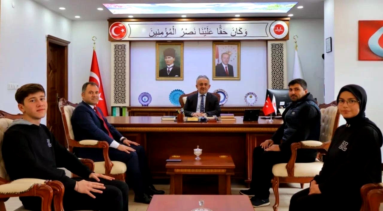 Bayburt Lisesi öğrencilerinden Filistin’e destek