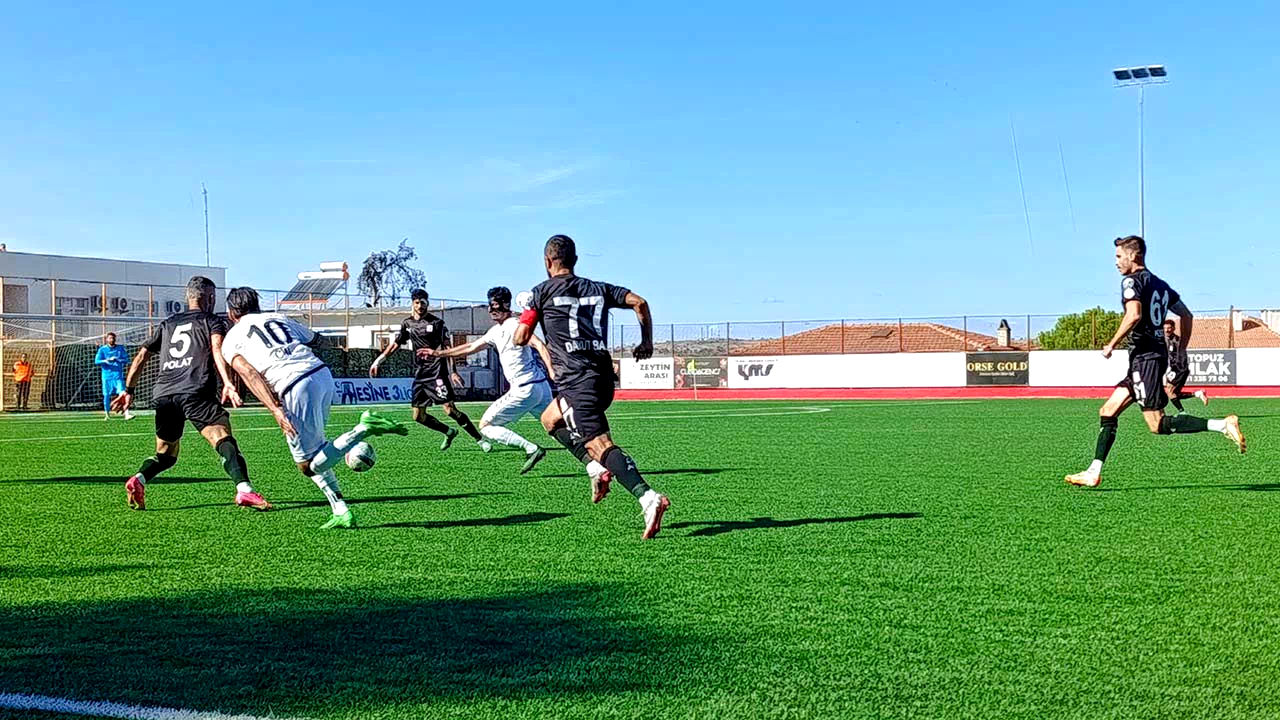 Bayburt Özel İdarespor Son Dakikada Sahadan 1 Puanla Ayrıldı