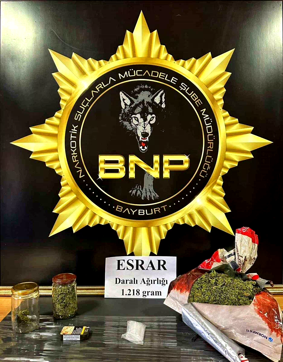 Bayburt’ta 1 kilo 218 gram esrar ele geçirildi