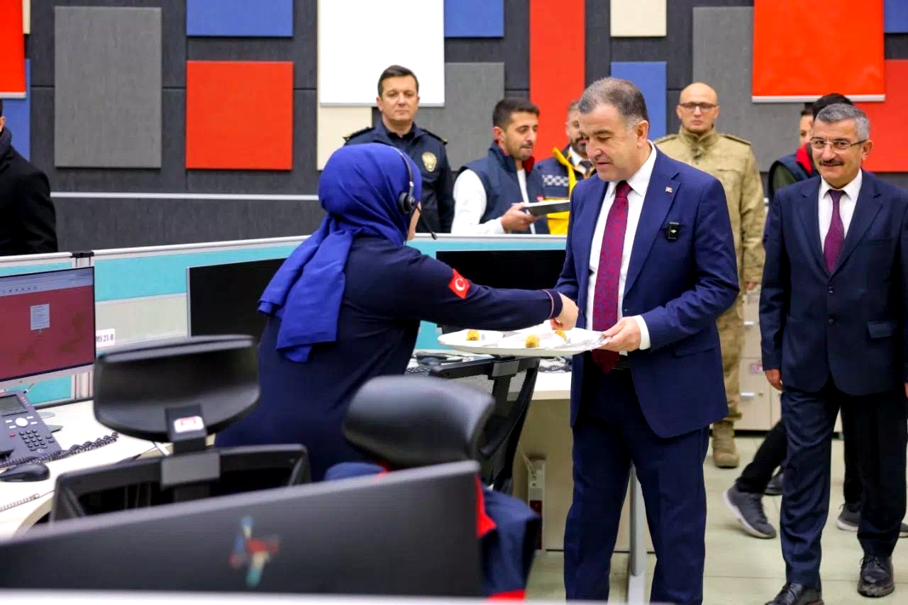 Bayburt’ta 112 Acil Çağrı Merkezi personelinin yeni yılı kutlandı