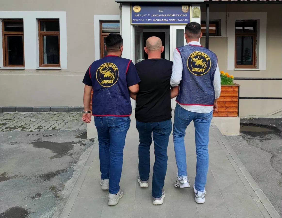 Bayburt’ta 12 yıl 6 ay hapis cezası bulunan hükümlü yakalandı