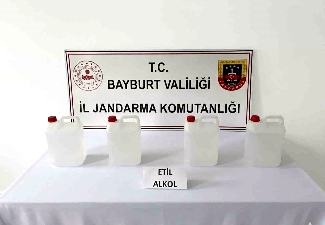 Bayburt’ta 20 litre etil alkol ele geçirildi