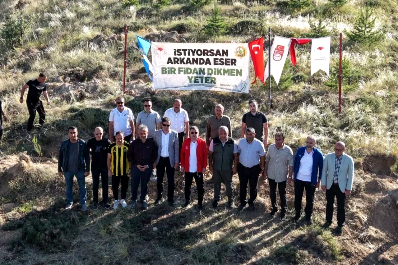 Bayburt’ta 250 fidan toprakla buluşturuldu