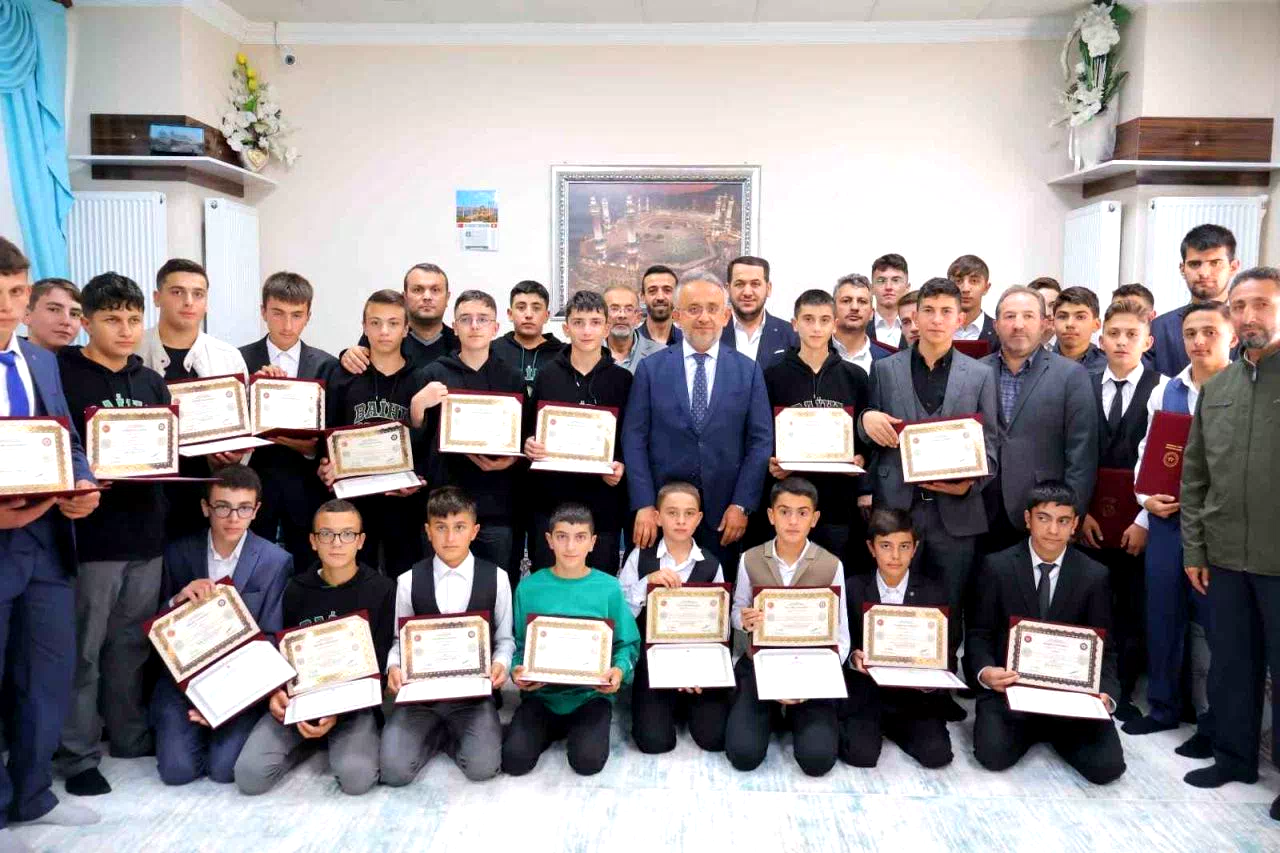Bayburt’ta 55 öğrenci hafızlık belgelerini aldı