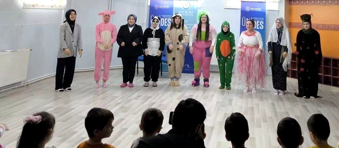 Bayburt’ta anaokulu öğrencilerine kitap sevgisi aşılandı