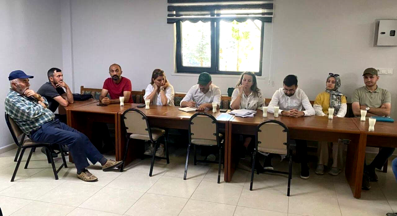 Bayburt’ta arazi toplulaştırma çalışmaları hakkında çiftçiler bilgilendirildi