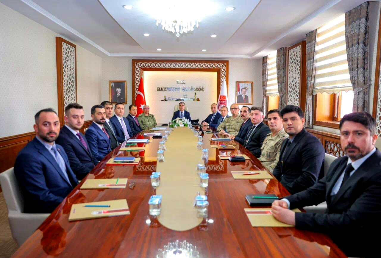 Bayburt’ta bayram öncesi güvenlik ve trafik tedbirleri toplantıda ele alındı