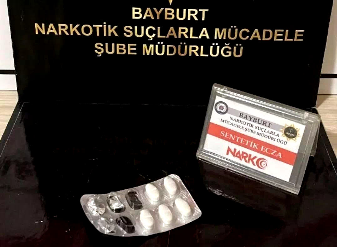 Bayburt’ta bir miktar sentetik hap ele geçirildi