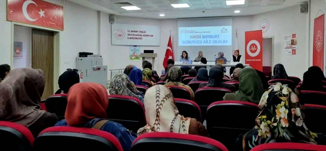 Bayburt’ta ‘Bir Yetime Aile Olmak’ konulu panel düzenlendi