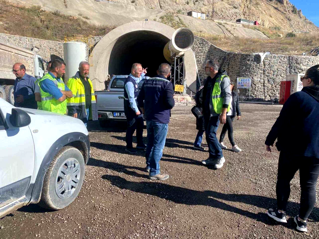 Bayburt’ta çevre ekipleri, Kop Tüneli ve beton santrallerini denetledi