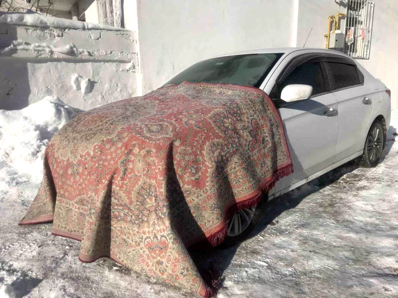 Bayburt’ta dondurucu soğuk etkili oluyor
