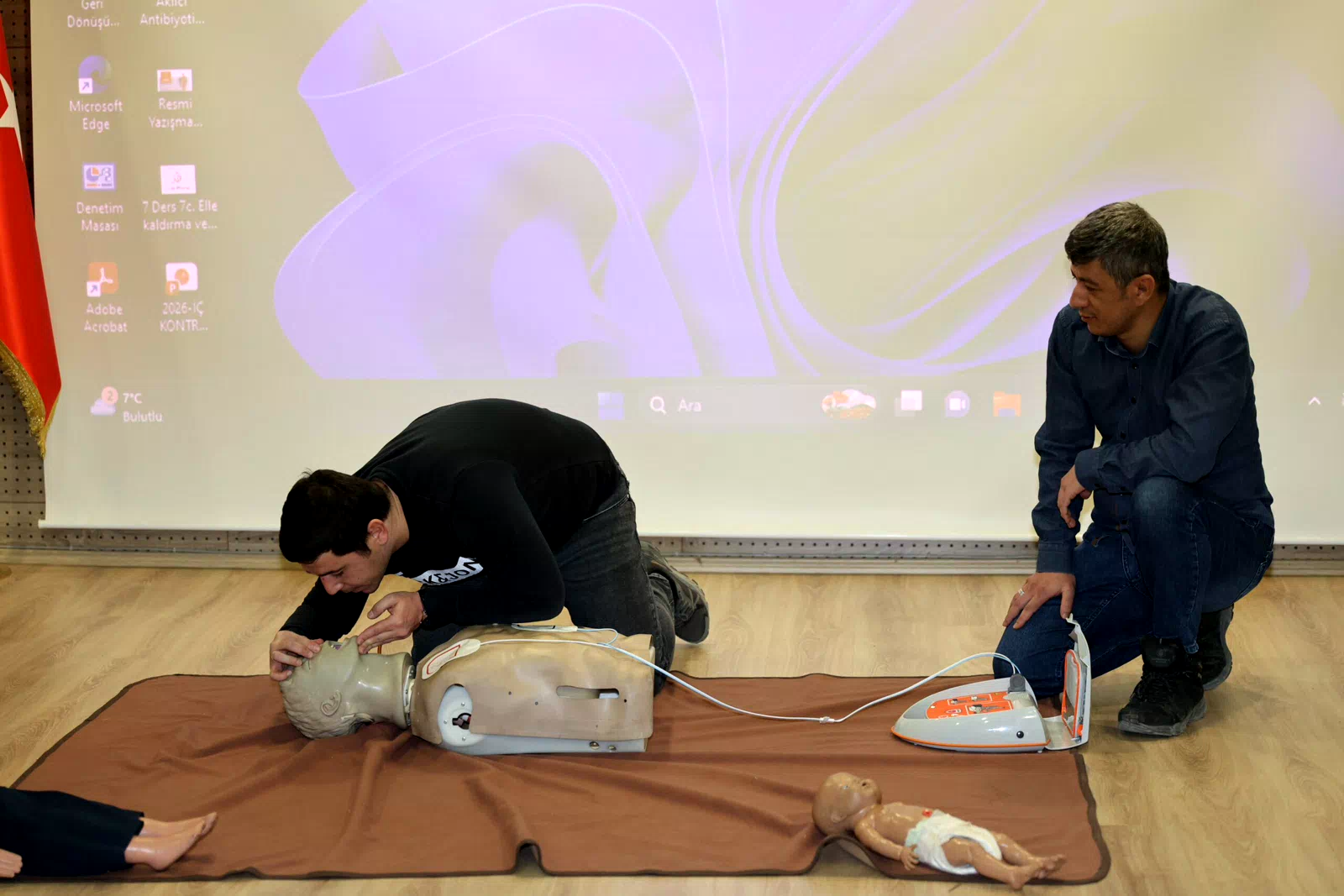 Bayburt’ta emniyet personeline ilk yardım eğitimi verildi