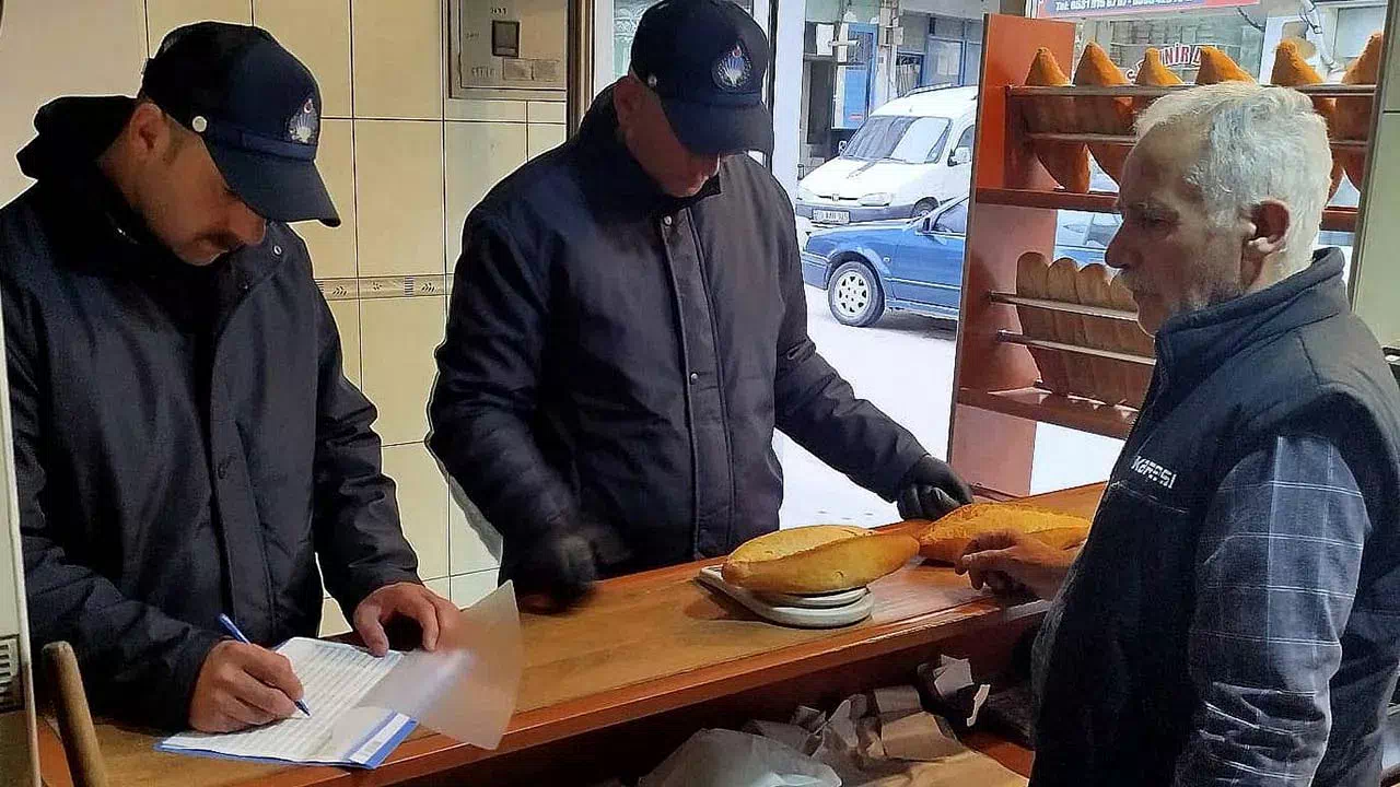 Bayburt’ta Fırın Denetimi: Hijyen ve Gramaj Kontrolü Yapıldı