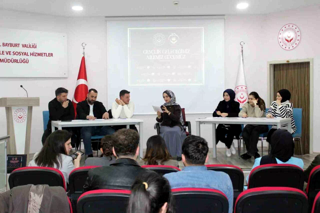 Bayburt’ta genç çiftlere yönelik aile temalı etkinlik düzenlendi