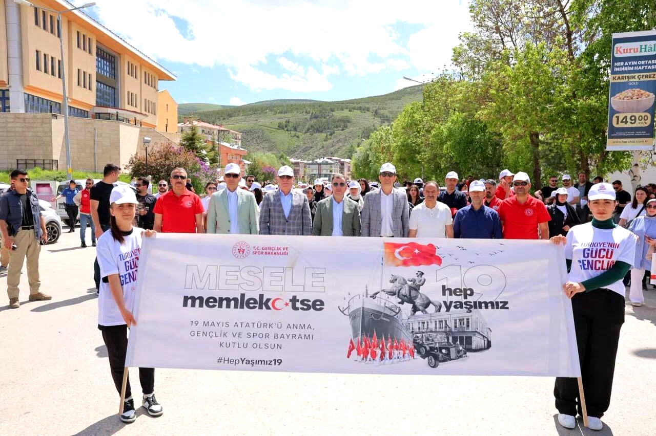 Bayburt’ta ‘Gençlik Yürüyüşü’ düzenlendi