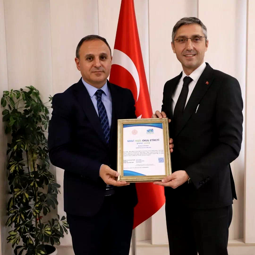 Bayburt’ta iki okula ‘Mavi Yeşil Okul’ etiketi verildi