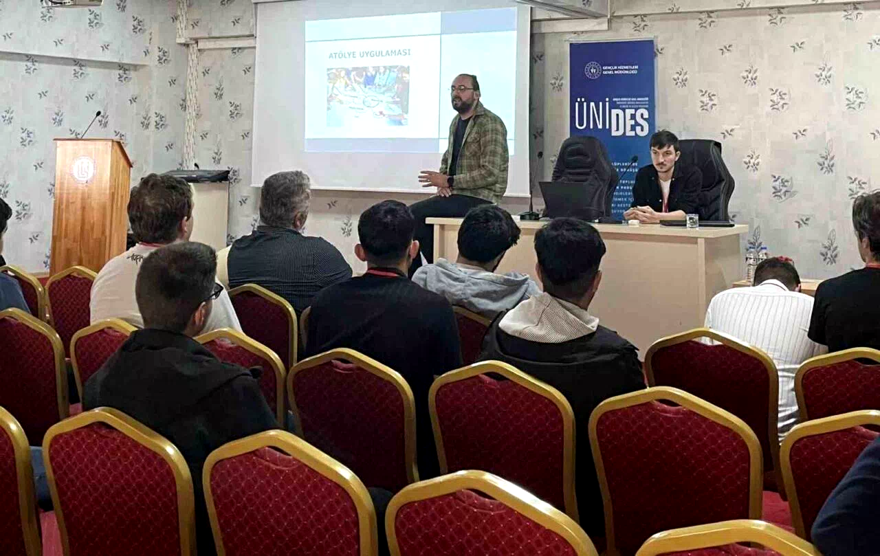 Bayburt’ta iş hayatına ilk adım projesi kapsamında seminer düzenlendi