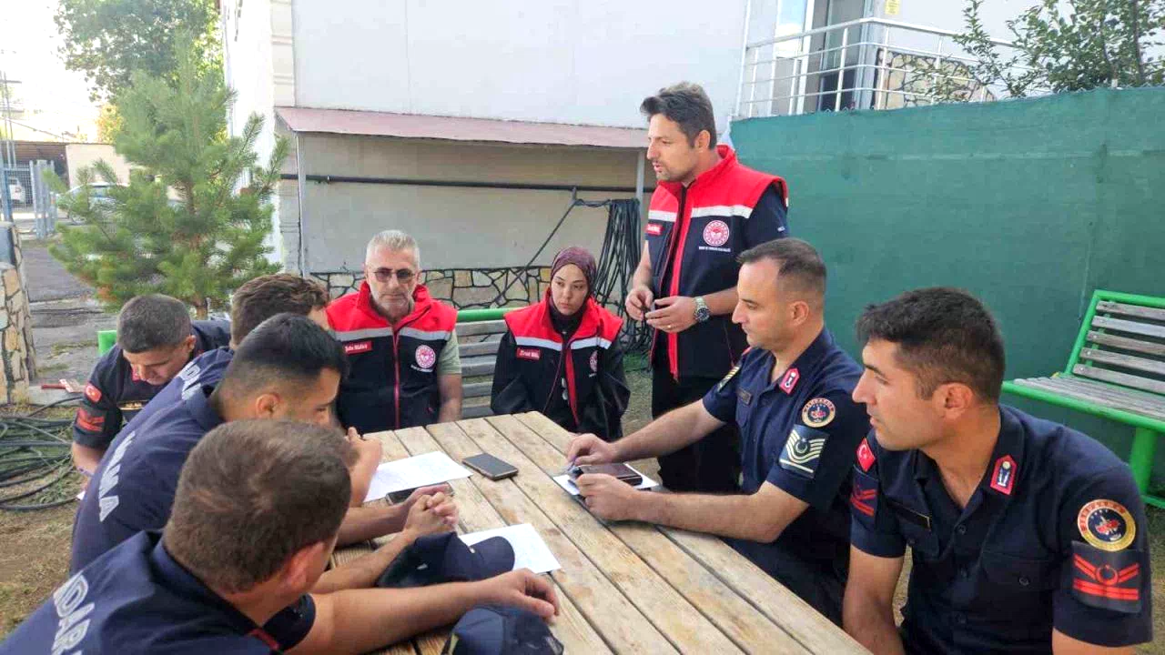 Bayburt’ta jandarma personeline ‘Mera Kanunu’ bilgilendirmesi