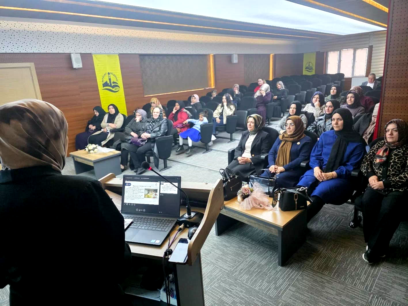 Bayburt’ta kadınlara kooperatifçilik eğitimi verildi