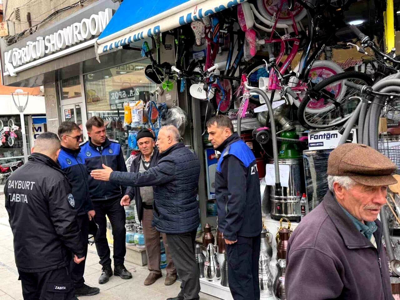 Bayburt’ta kaldırım işgallerine zabıta denetimi