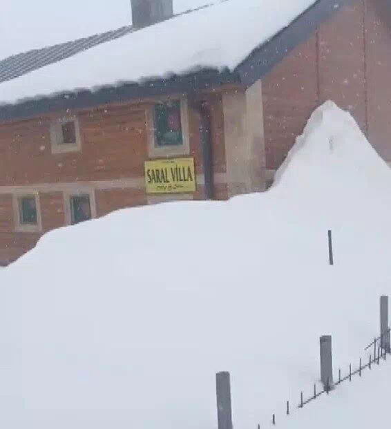 Bayburt’ta Kılıçkaya Yaylası kar altında kaldı
