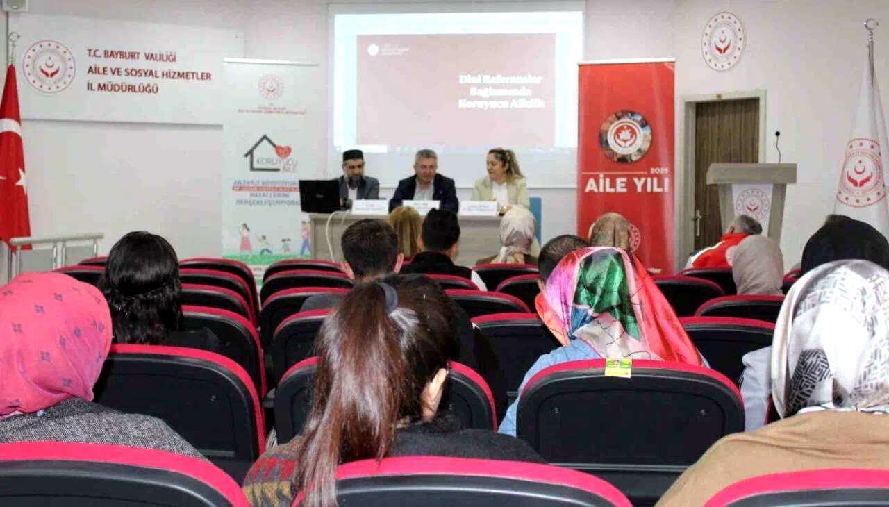 Bayburt’ta ‘Koruyucu Aile’ söyleşisi düzenlendi
