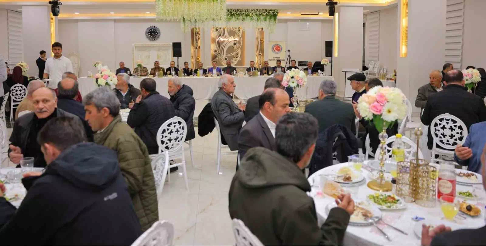 Bayburt’ta Muhtarlar için Düzenlenen İftar Programına İl Protokolü Katıldı.