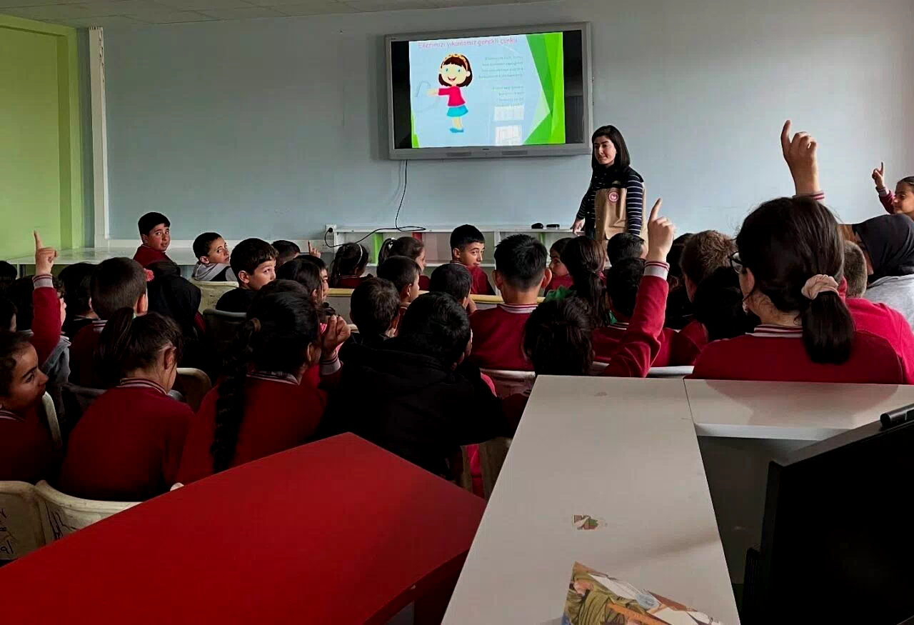 Bayburt’ta öğrenciler güvenilir gıda konusunda bilgilendirilmeye devam ediyor