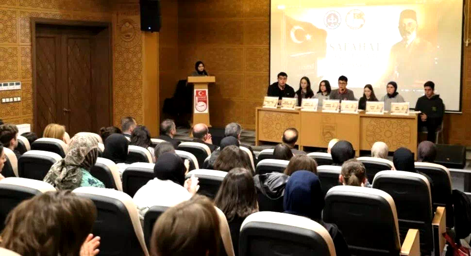 Bayburt’ta öğrenciler Safahat’ı yorumladı