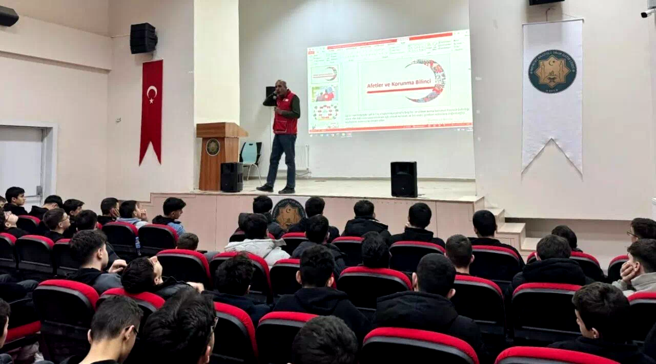 Bayburt’ta öğrencilere afet ve korunma bilinci anlatıldı