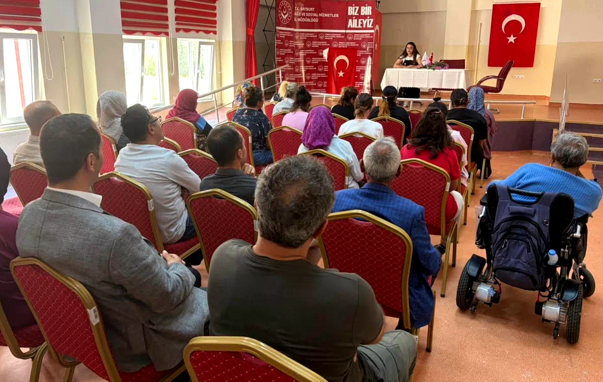 Bayburt’ta özel bireylere ve personele sağlıklı yaşam eğitimi verildi