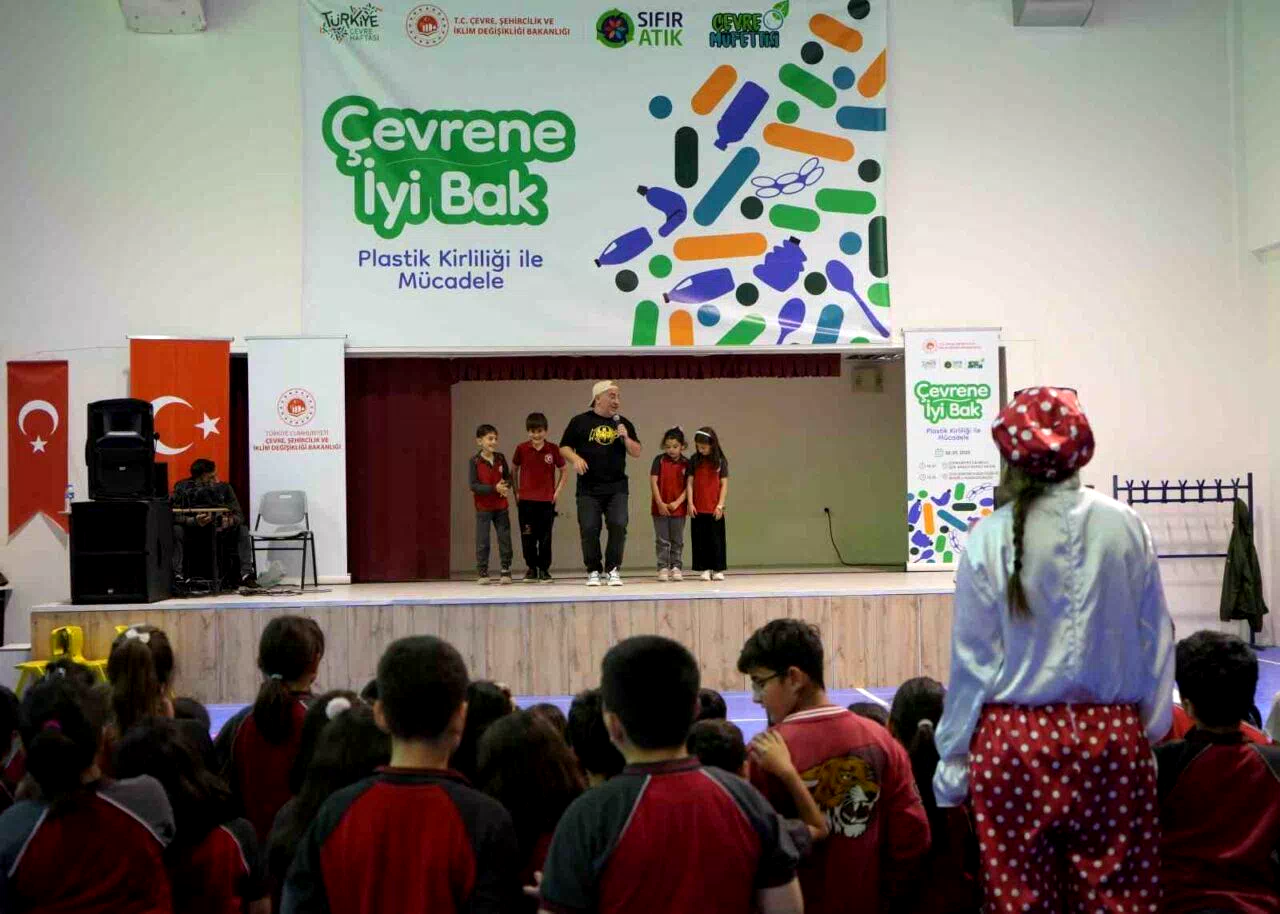 Bayburt’ta plastik kirliliğine oyunlarla dikkat çekildi çevrenin önemini eğlenceyle anlatıldı